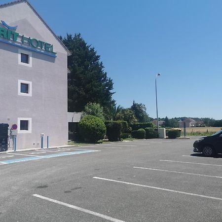 Brit Hotel Confort Pau Lons Екстер'єр фото