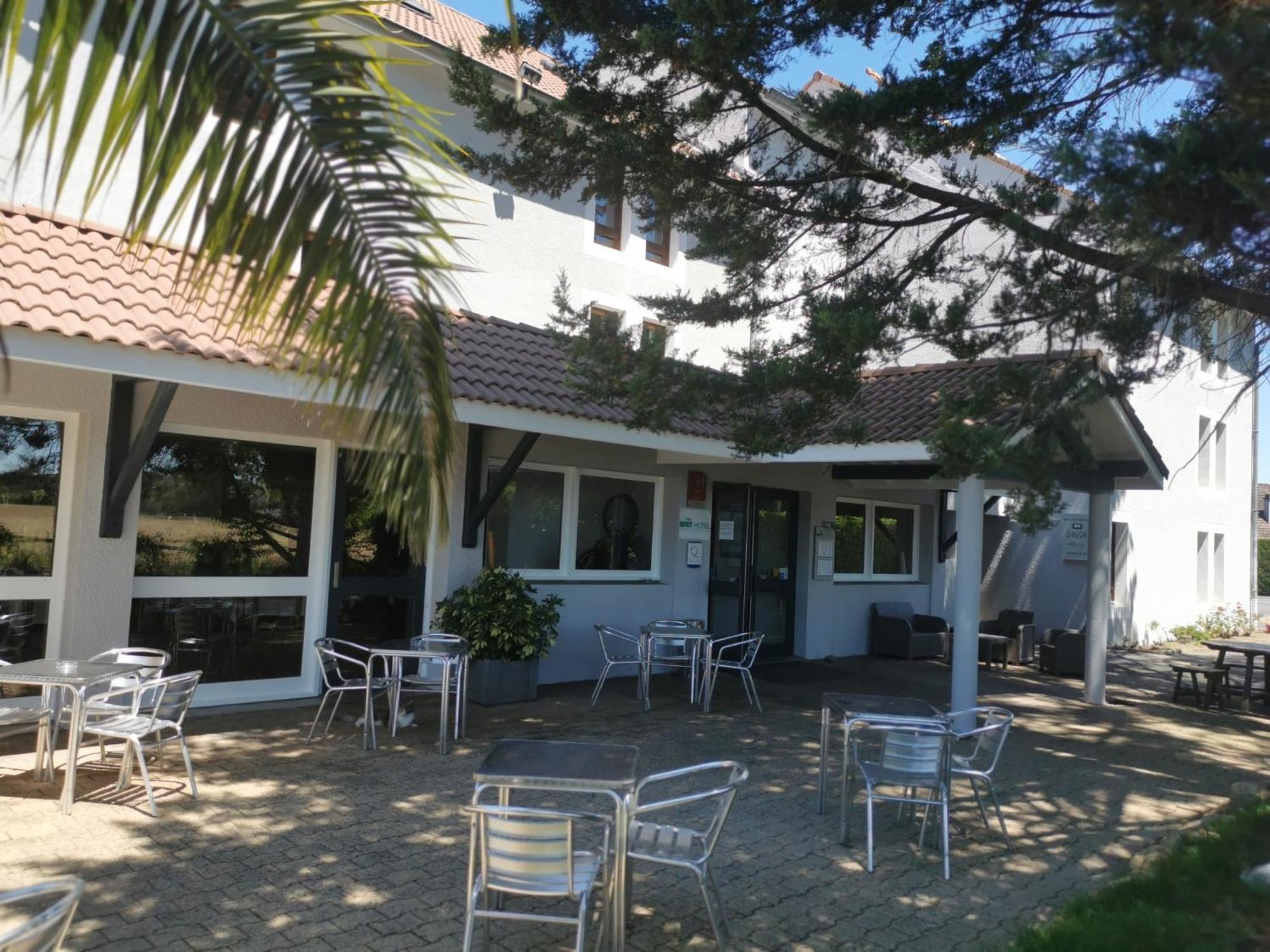 Brit Hotel Confort Pau Lons Екстер'єр фото