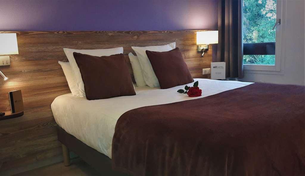 Brit Hotel Confort Pau Lons Номер фото