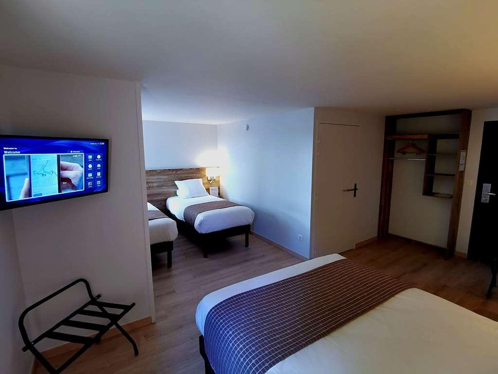 Brit Hotel Confort Pau Lons Номер фото