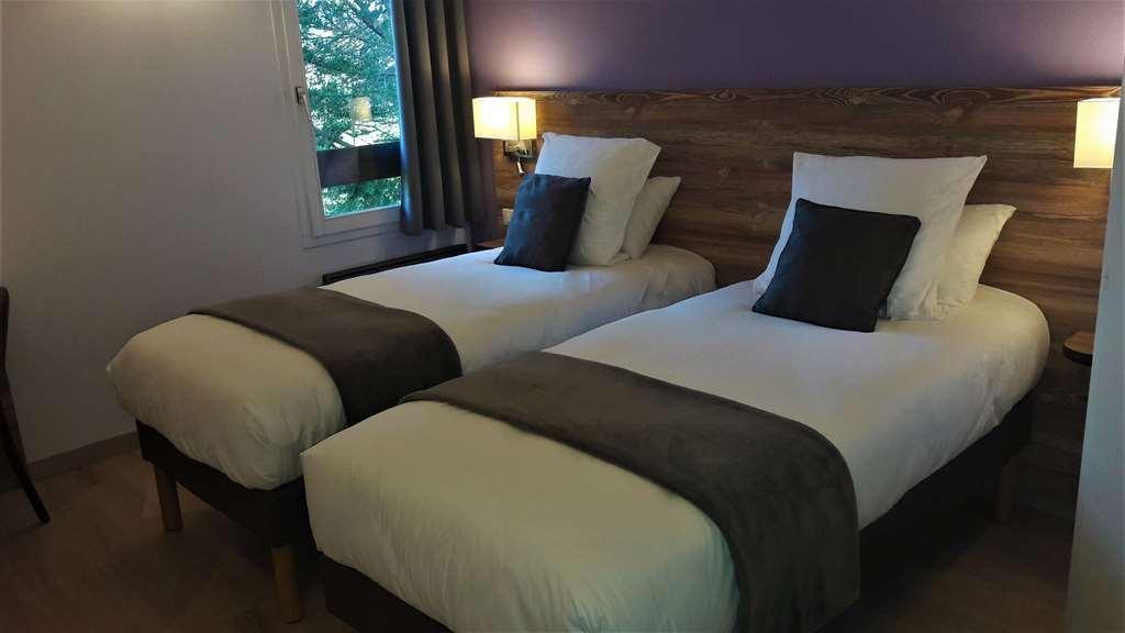 Brit Hotel Confort Pau Lons Номер фото
