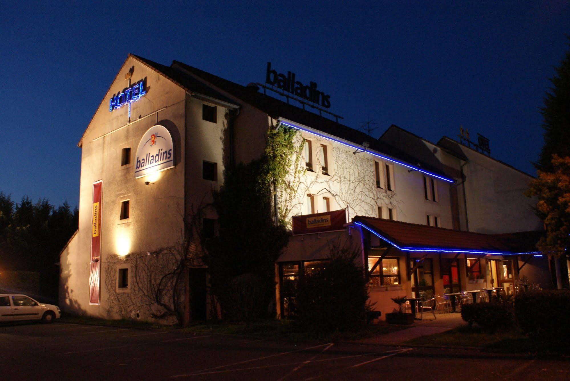 Brit Hotel Confort Pau Lons Екстер'єр фото